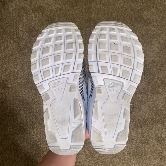 Nike Air Sneakers - Picture 2 of 5